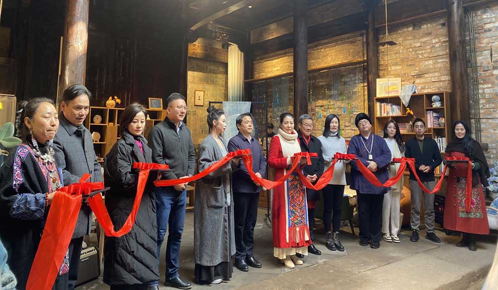 藍屋藝術(shù)館開業(yè)，為鄉(xiāng)村業(yè)態(tài)增活力